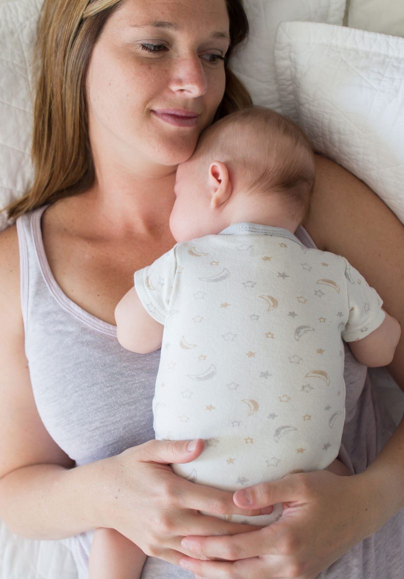 DrBrownsManualBreastPump_Mom_and_Baby_O16A0558